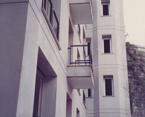 ساختمان مسکونی حقیقی